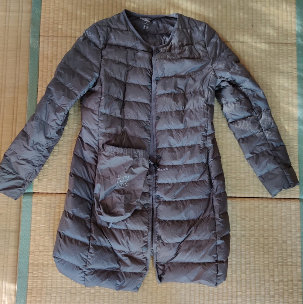 Uniqlo light down puffer coat
